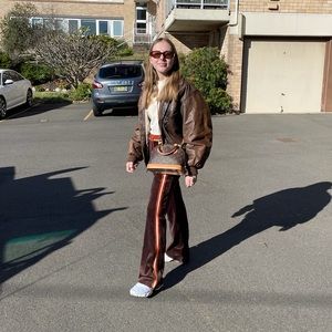 Meet your Posher, Chloe